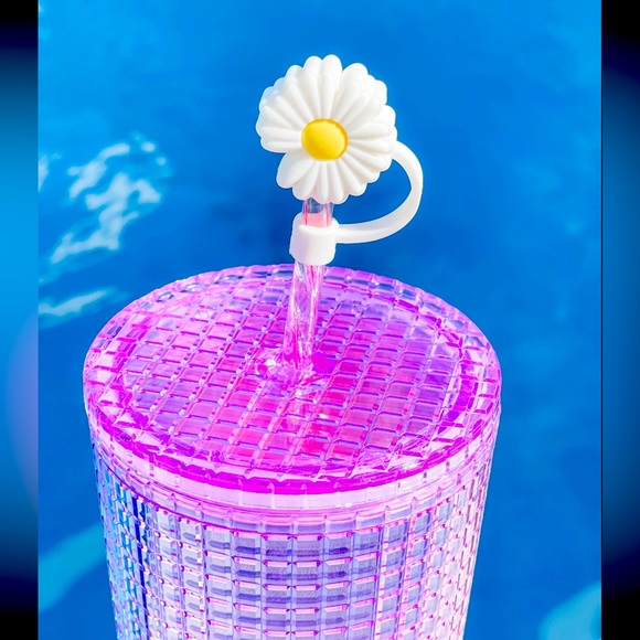 Starbucks Accessories - White Daisy New Silicone straw topper